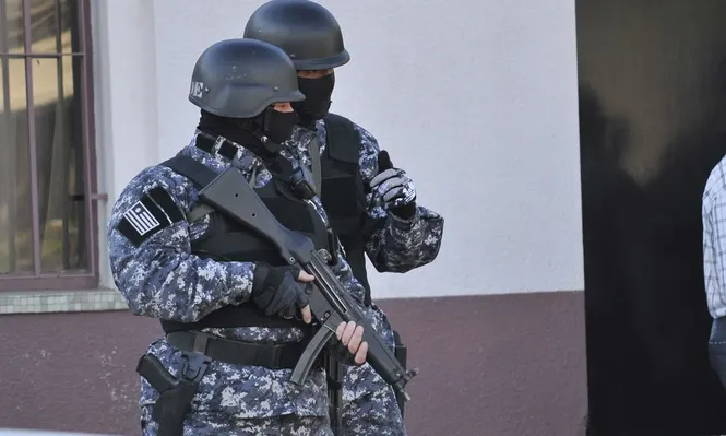 Foto de archivo. La Guardia Republicana escoltó el traslado de la droga, hacia su sede