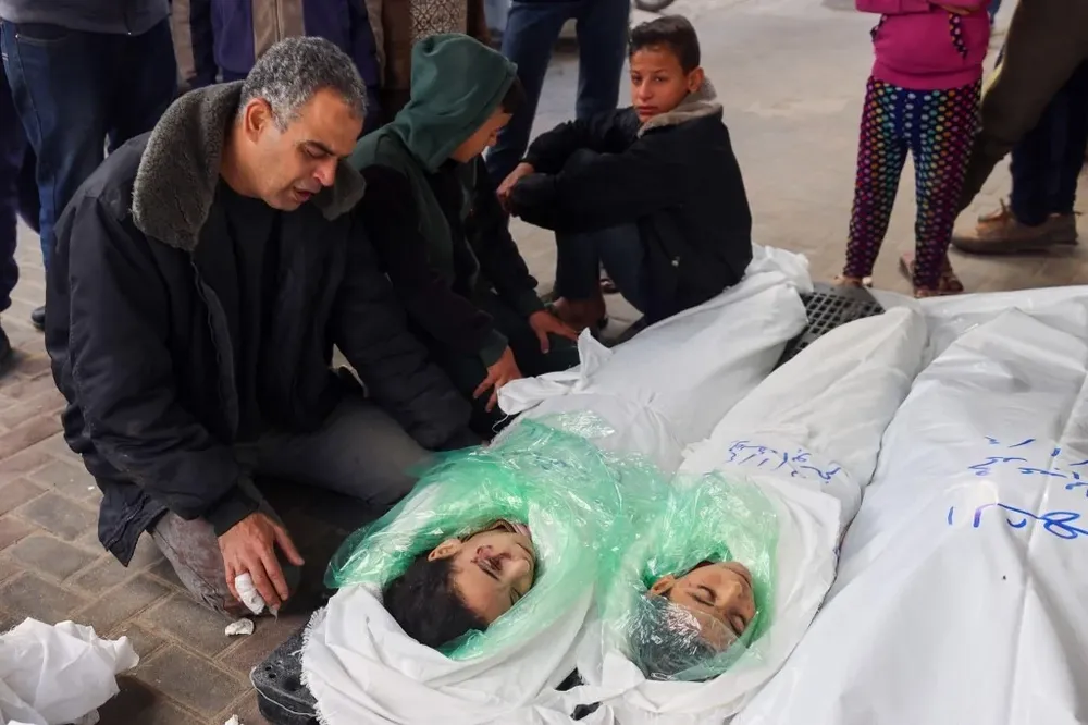 Los menores que sobreviven están aterrorizados, heridos, mutilados y desplazados, mientras que otros corren el riesgo de morir de hambre y enfermedades, denunció la ONG.