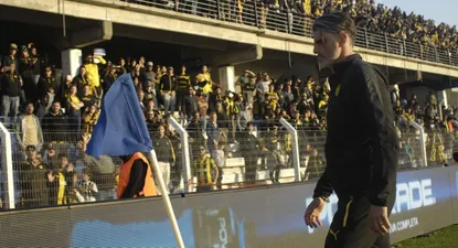 Insultos de hinchas de Peñarol contra Carlos Sánchez y Diego López