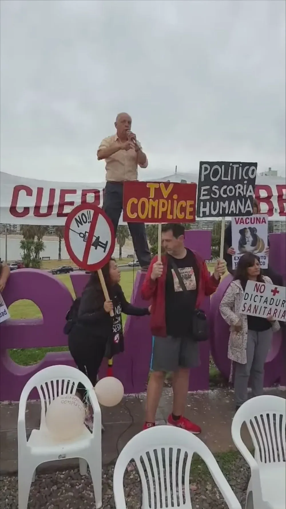 El acto se realizó en el letrero de Montevideo en Kibón