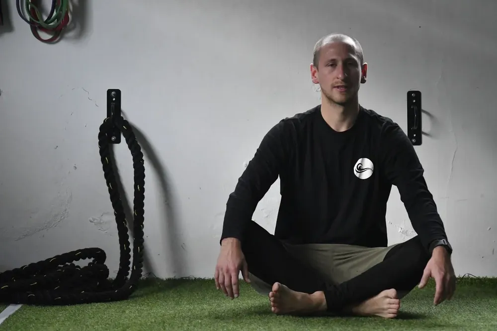 El método que sigue Lacalle Pou usa pesas rusas y la gravedad del cuerpo