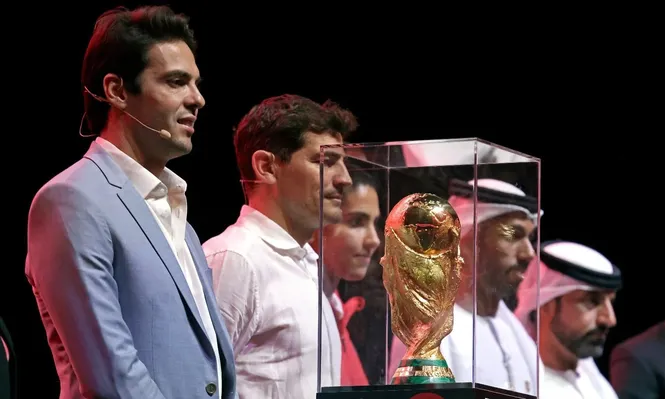 La copa durante el sorteo