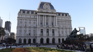 El edificio fue originalmente conocido como Palacio de Correos y Telecomunicaciones
