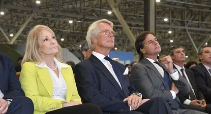 El presidente Lacalle Pou y la intendenta Carolina Cosse en la inauguración del puerto de UPM.