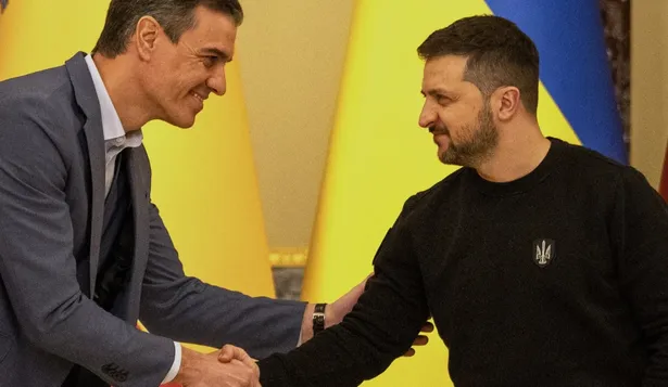 El presidente del Gobierno de España, Pedro Sánchez, y su par de Ucrania, Volodomir Zelenski.