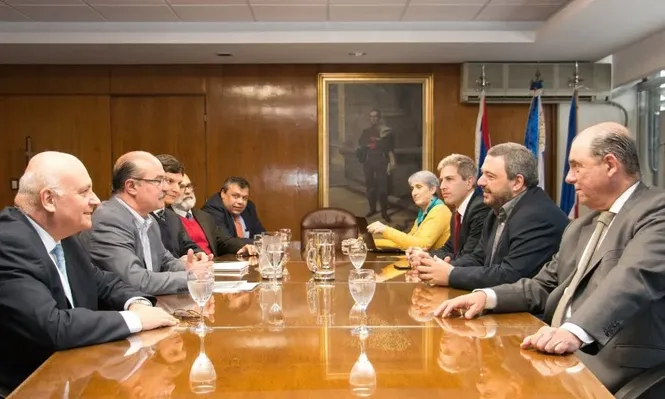 Copom destacó esfuerzo por sostener cotización del dólar