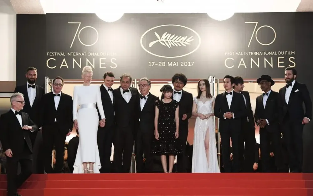 El equipo de la película Okja, de Netflix, en el festival de Cannes de 2017