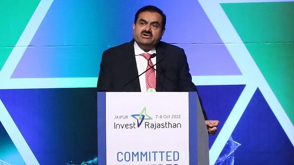 Gautam Adani era el tercer hombre más rico del mundo hace dos semanas, según la revista Forbes