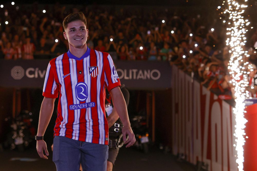 Julián Álvarez presentado en el Atleti.