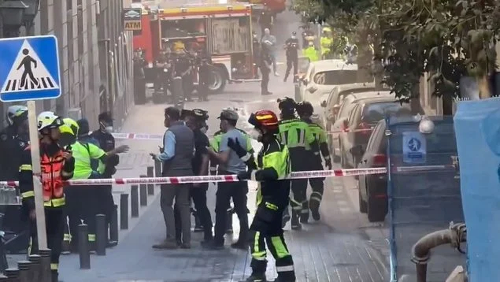 Trágico derrumbe en un edificio en el barrio Ópera de Madrid.