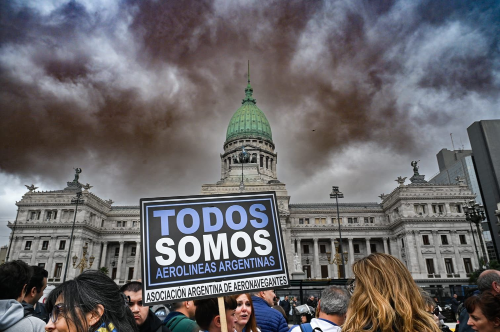 El Gobierno impulsa la privatización de Aerolíneas Argentinas