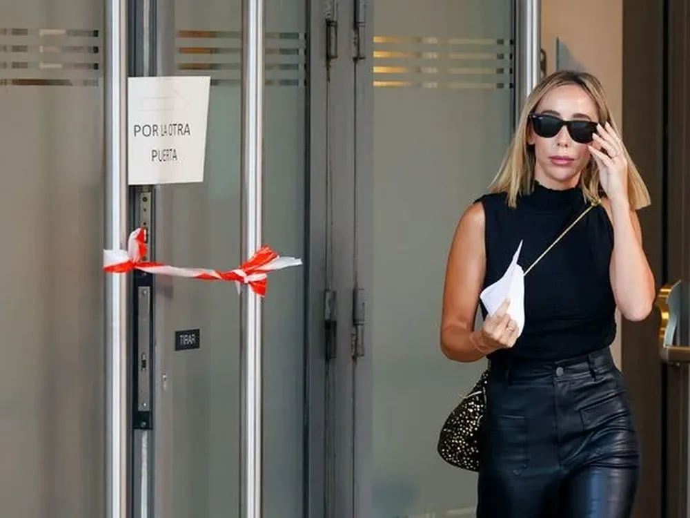 Patricia Pérez, jefa de prensa de la Selección femenina de fútbol, a su salida de la Audiencia Nacional