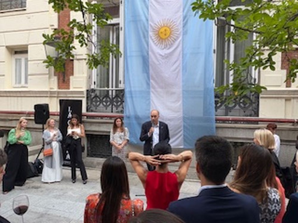 El embajador Wenceslao Bunge, en la recepción a las empresas argentina que van al South Summit Madrid 2025.