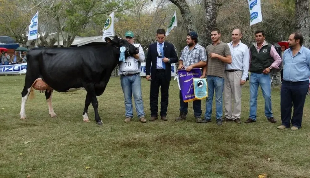 La Gran Campeona de pedigrí fue expuesta por Federico Benítez y otros