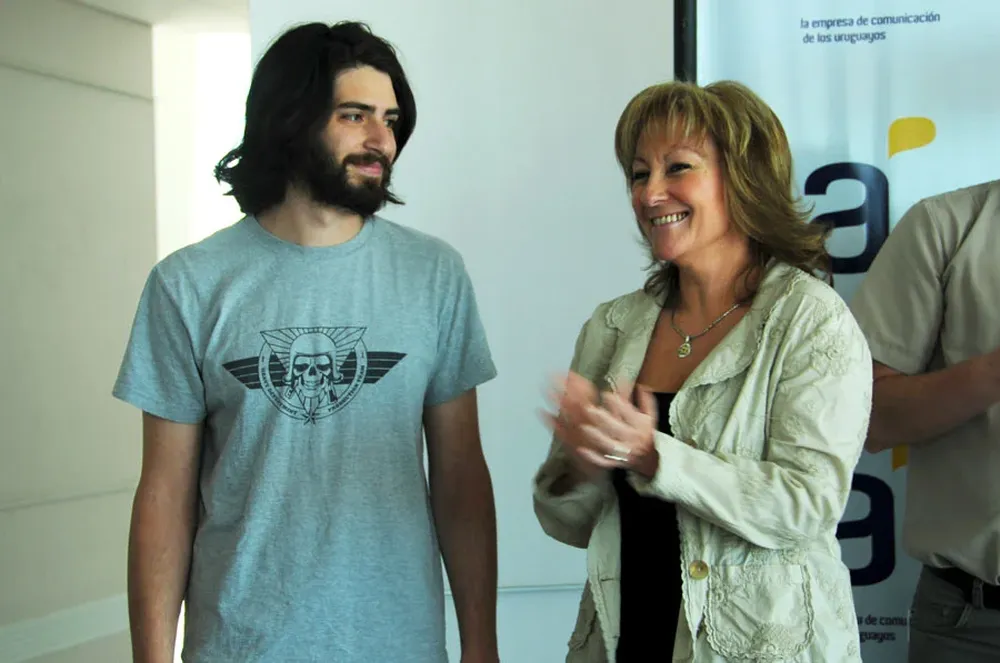 Matías Francolino, junto a la presidenta de Antel