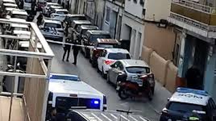 Operativo policial en el domicilio del atacante.