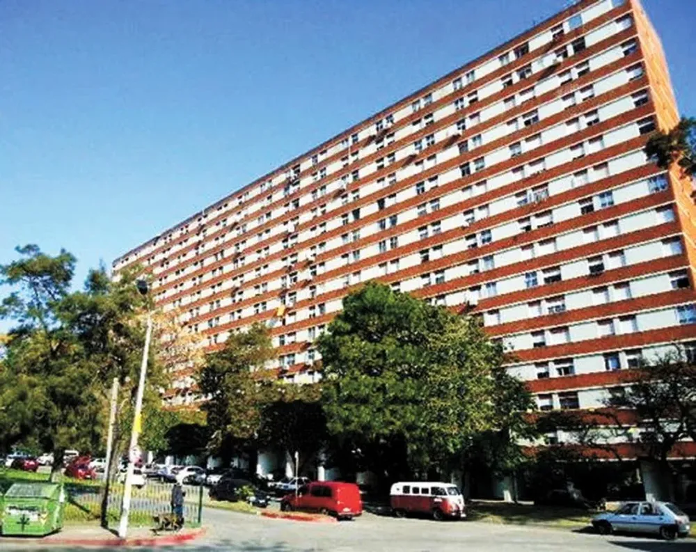 Vista del block donde se ubica el apartamento que rematará Assad Hajjoul