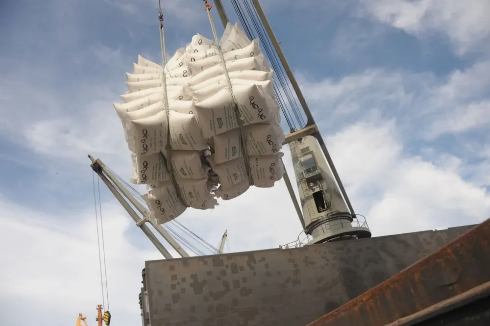 Exportación de arroz desde el puerto de Montevideo.