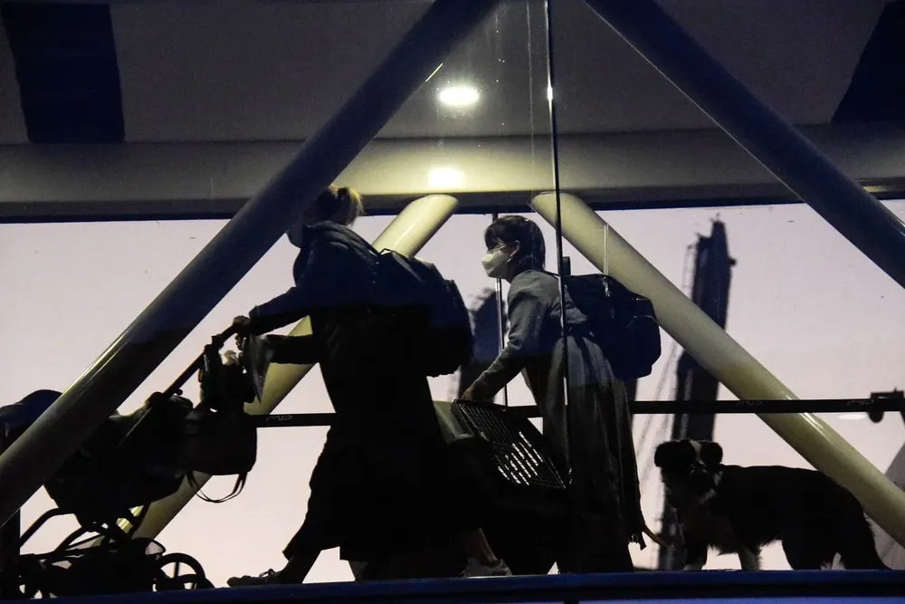 Existen dos tipos de residencia legal en Uruguay