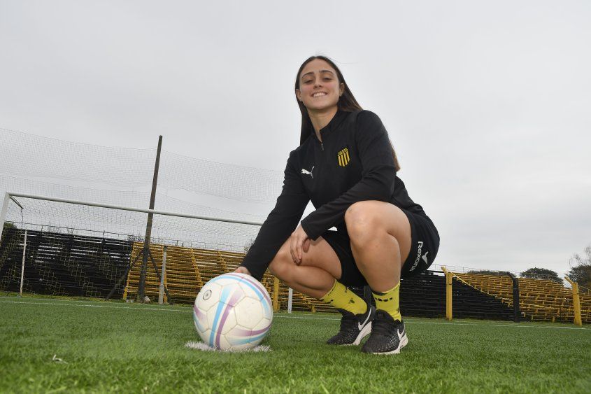 Clara Jaureguiberry, futbolista de Peñarol