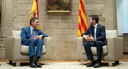 El presidente del Gobierno, Pedro Sánchez, y el presidente de la Generalitat de Cataluña, Pere Aragonès.