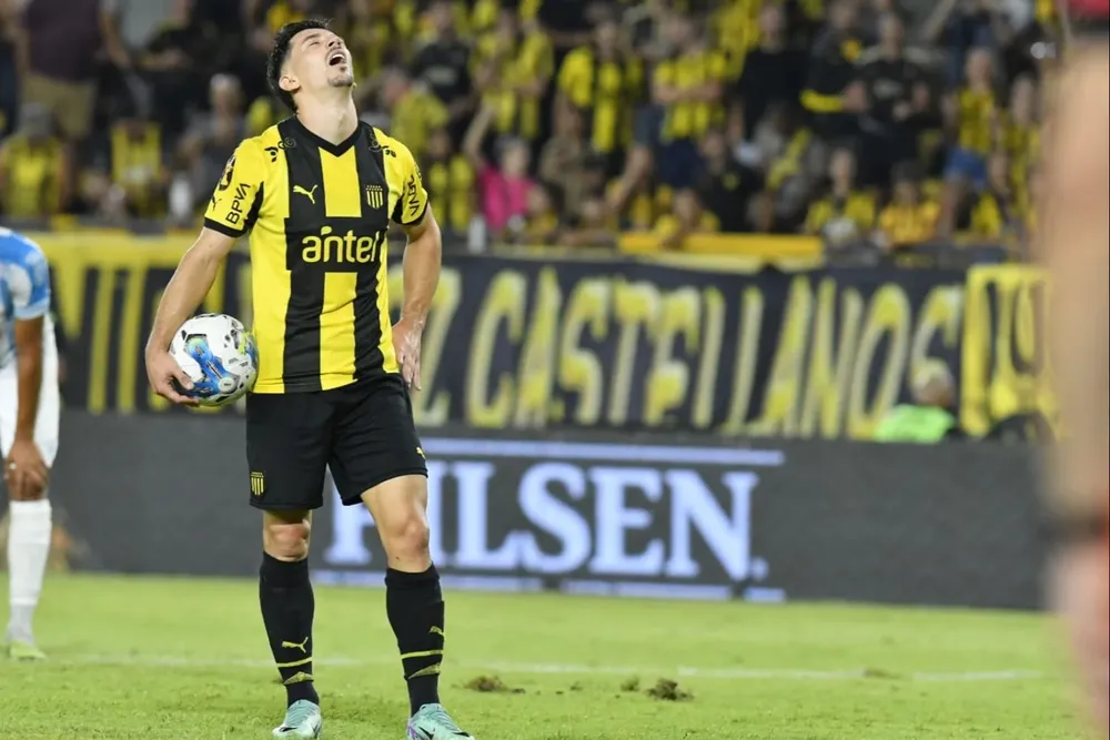 Maxi Silvera antes de su penal