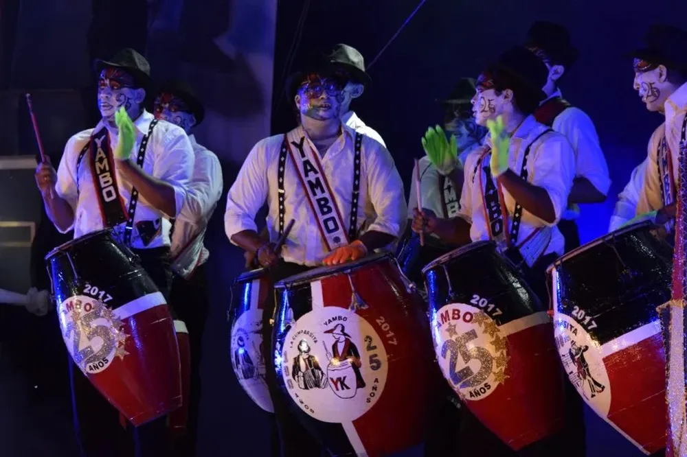 La mejor cuerda de tambores en el Teatro de Verano fue la de Yambo Kenia.