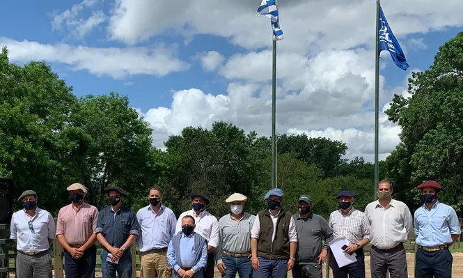 Valdez y Cía vendió en otra “Primavera Hereford” en Florida