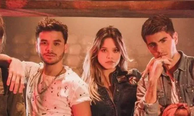 Fernando Vázquez y Emilia Mernes en la prueba de sonido del Luna Park