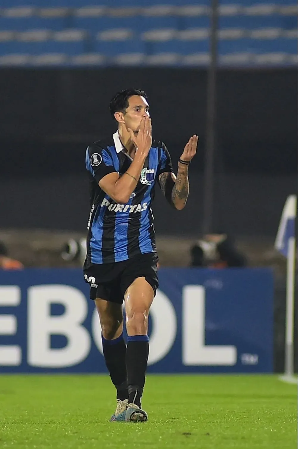 Ruben Bentancourt celebra el gol de Liverpool para la victoria