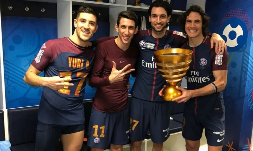 Edinson Cavani ganó otra Copa de la Liga con PSG