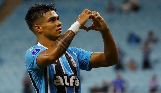 Festejo de Matías Arezo