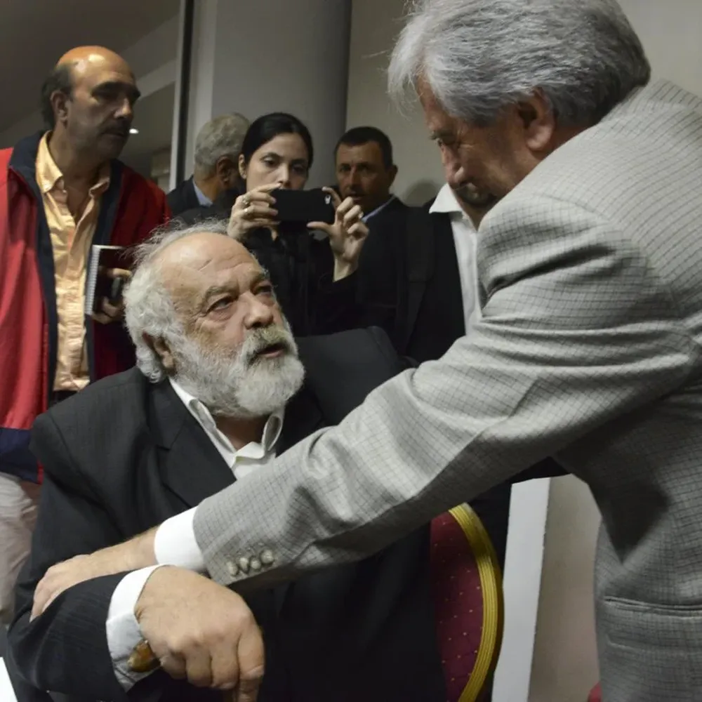 Fernández Huidobro con Manini Ríos, el jefe del Ejército