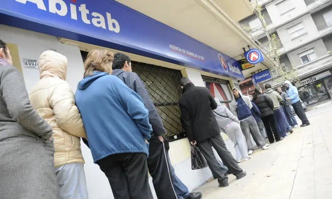 El falso spot del Mercedes que atropella a Hitler