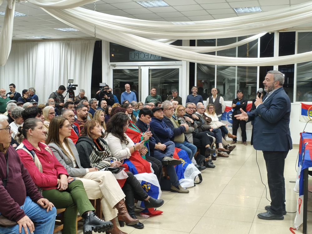 Acto de seregnistas