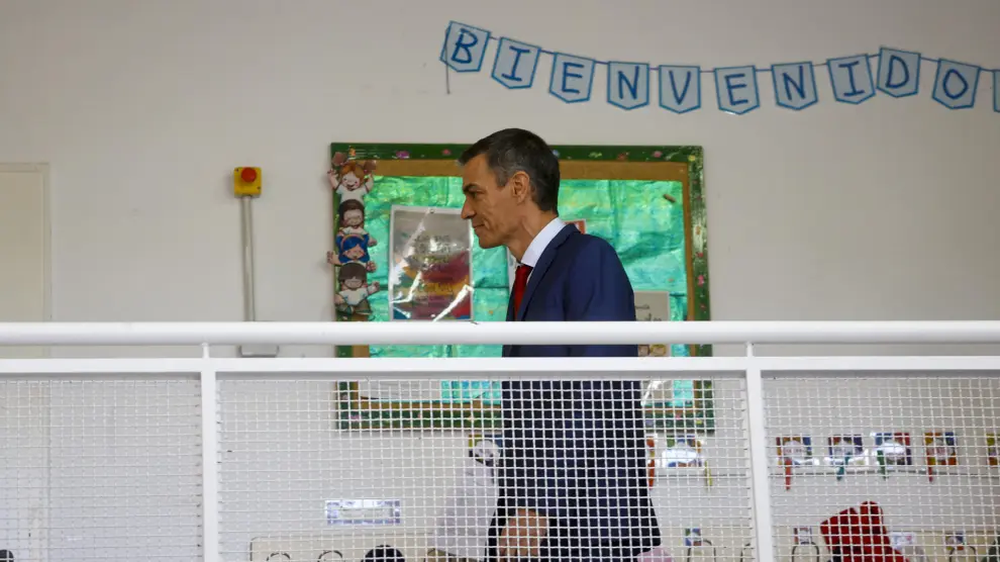 El presidente del Gobierno, Pedro Sánchez visita la escuela infantil Casa de los Niños en Getafe.