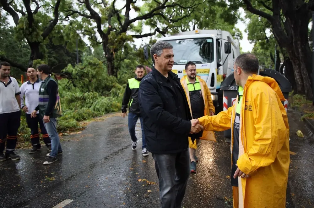 Jorge Macri recorrió los barrios tras el temporal