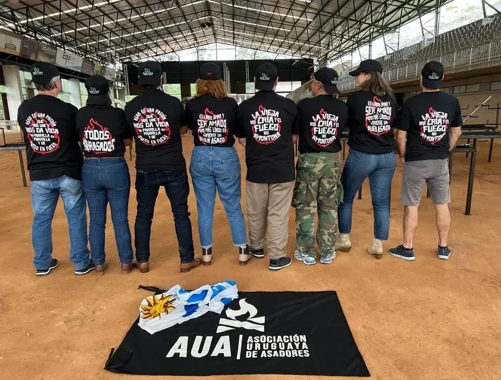 Competidores de la Asociación Uruguaya de Asadores