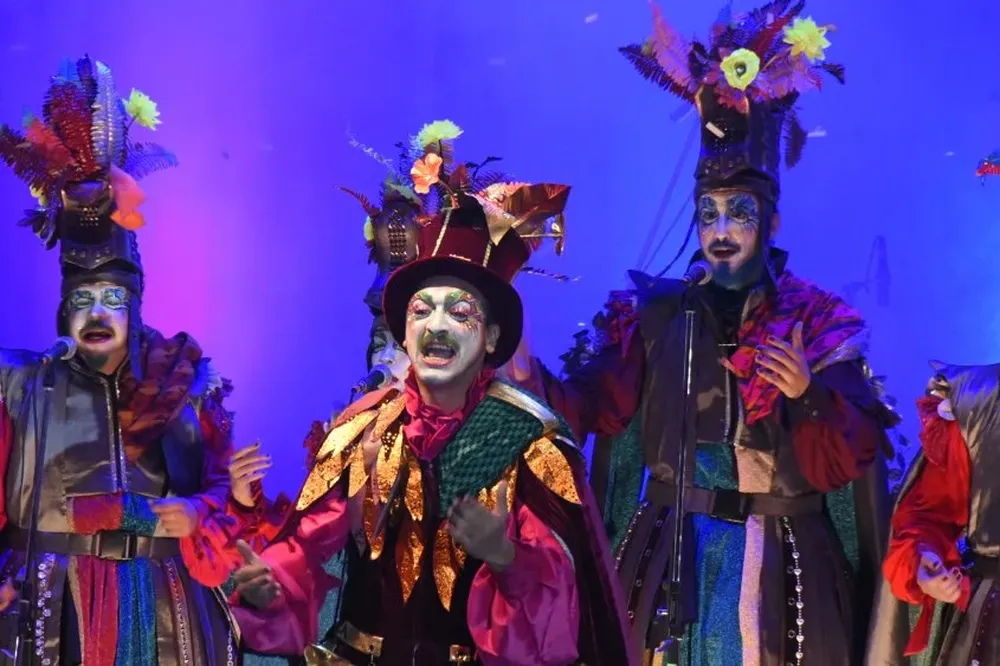 La murga Cayó la Cabra.