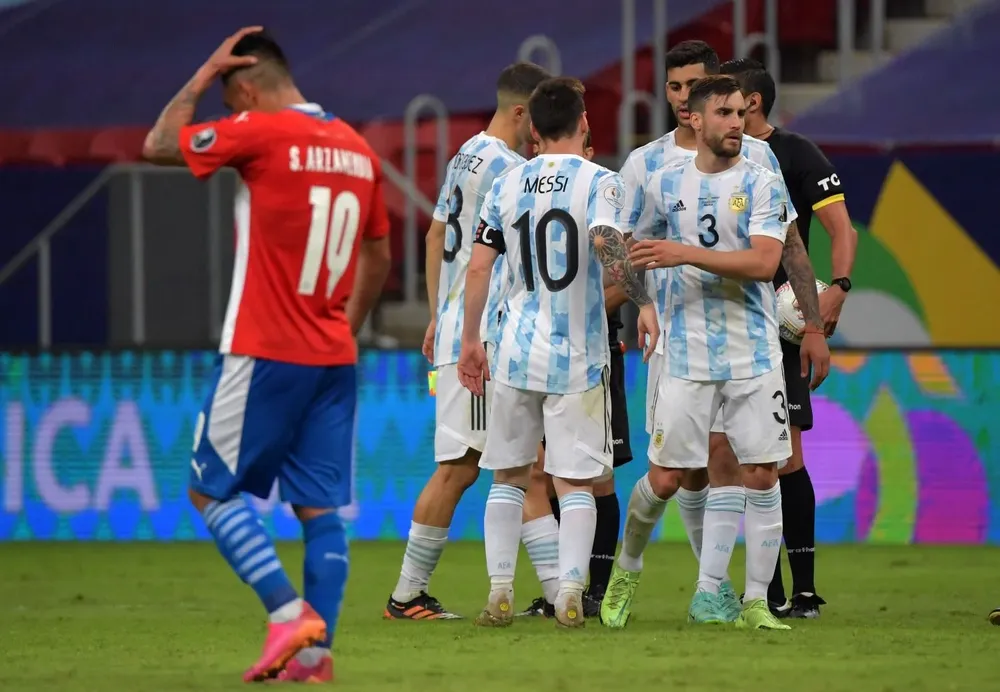 El festejo del gol del Papu Gómez