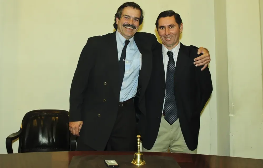Uriarte y Sanguinetti tras el cambio de mando en la FR