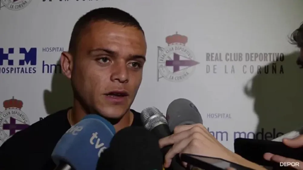Jonathan Rodríguez en su llegada a Deportivo