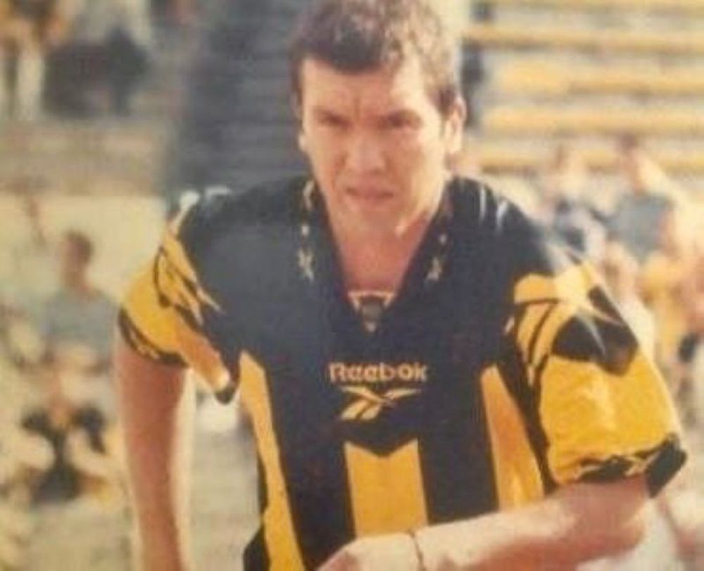 Jos&eacute; Enrique De los Santos fue seis veces campe&oacute;n uruguayo con Pe&ntilde;arol, incluyendo todo el segundo quinquenio mirasol