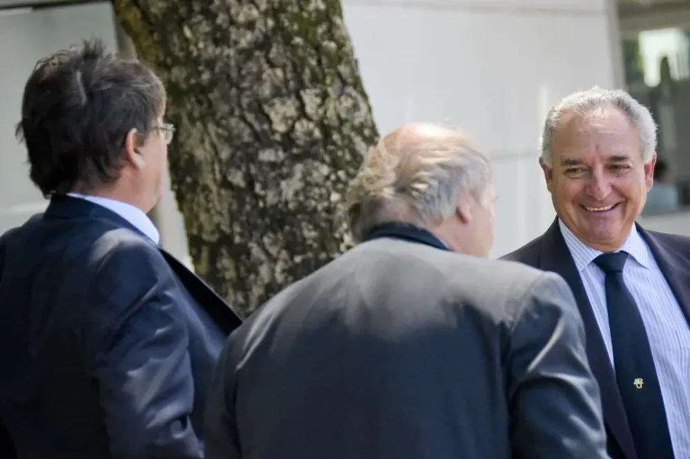 Pablo Zerbino en momentos de retirarse de la reunión con Vázquez.