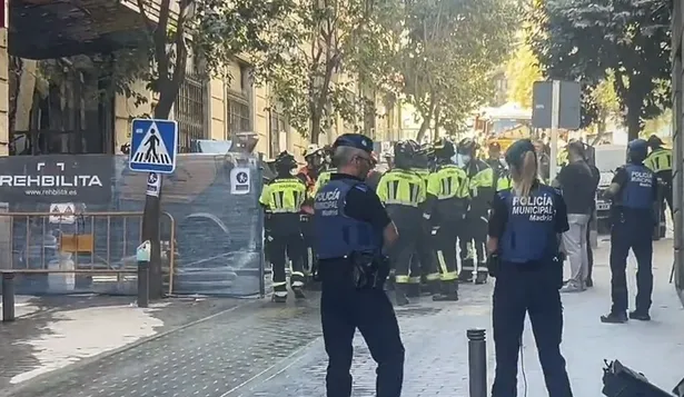 Cómo quedó la calle del derrumbe del edificio en Madrid que dejó 10 heridos y desaparecidos. Cómo quedó la calle del derrumbe del edificio en Madrid que dejó 10 heridos y desaparecidos.