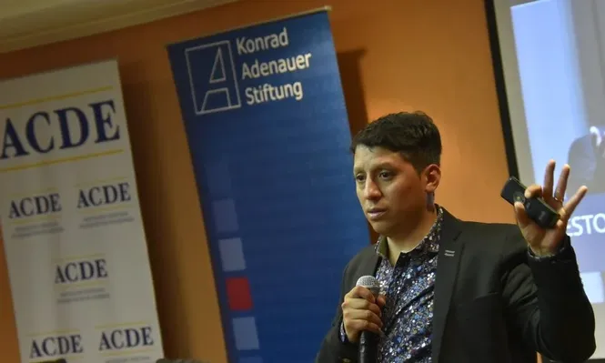 Néstor Días, durante la presentación en ACDE