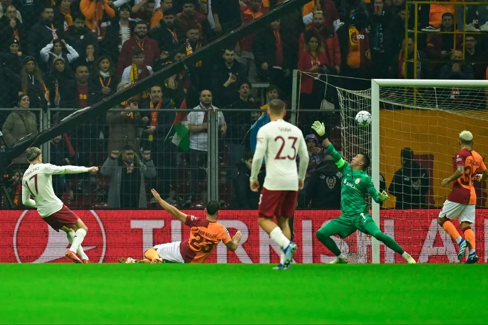 Así sentenció Garnacho a Fernando Muslera