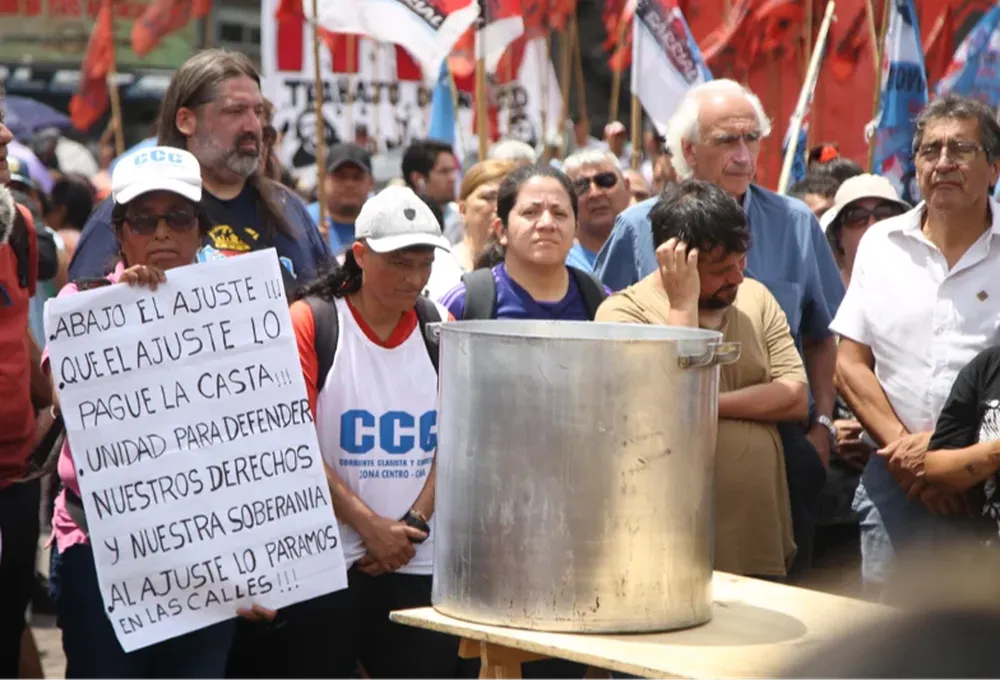 Protesta de las organizaciones sociales contra el Gobierno de Javier Milei