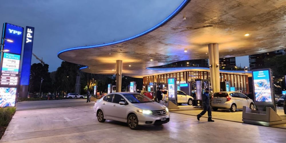 ESTACIONES DE SERVICIOS YPF.jpg