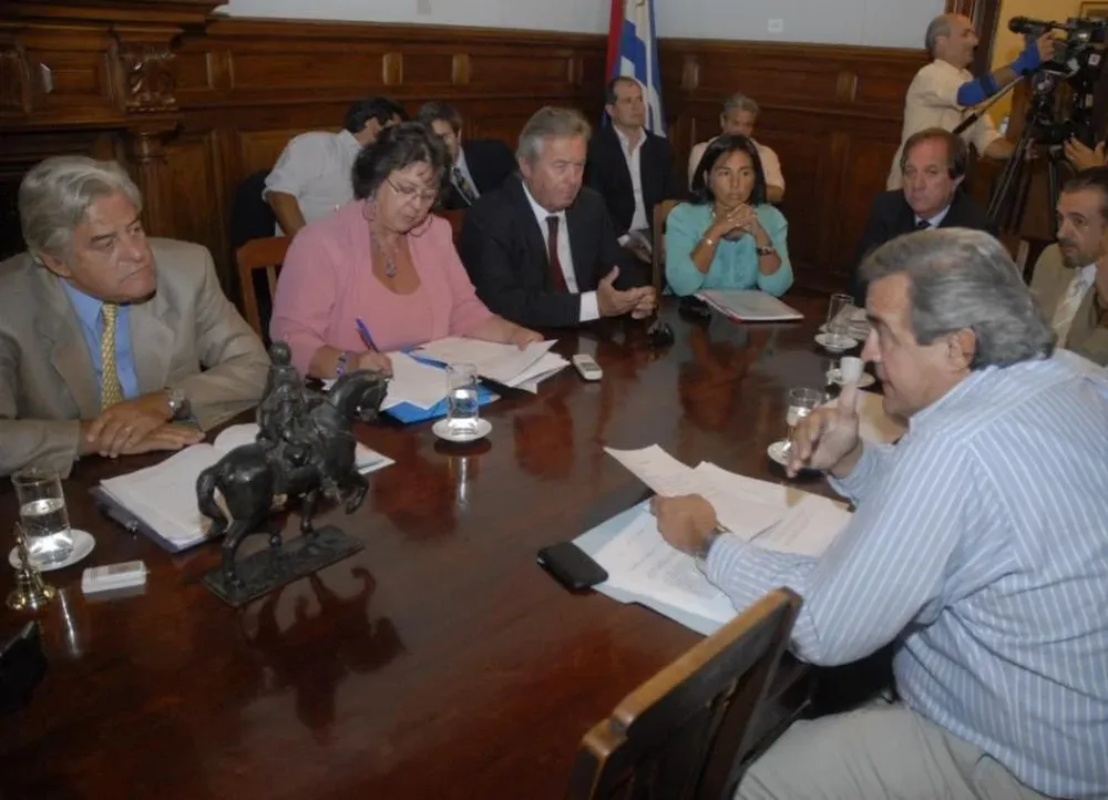 Los blancos salieron a trancar fuerte por la Caducidad
